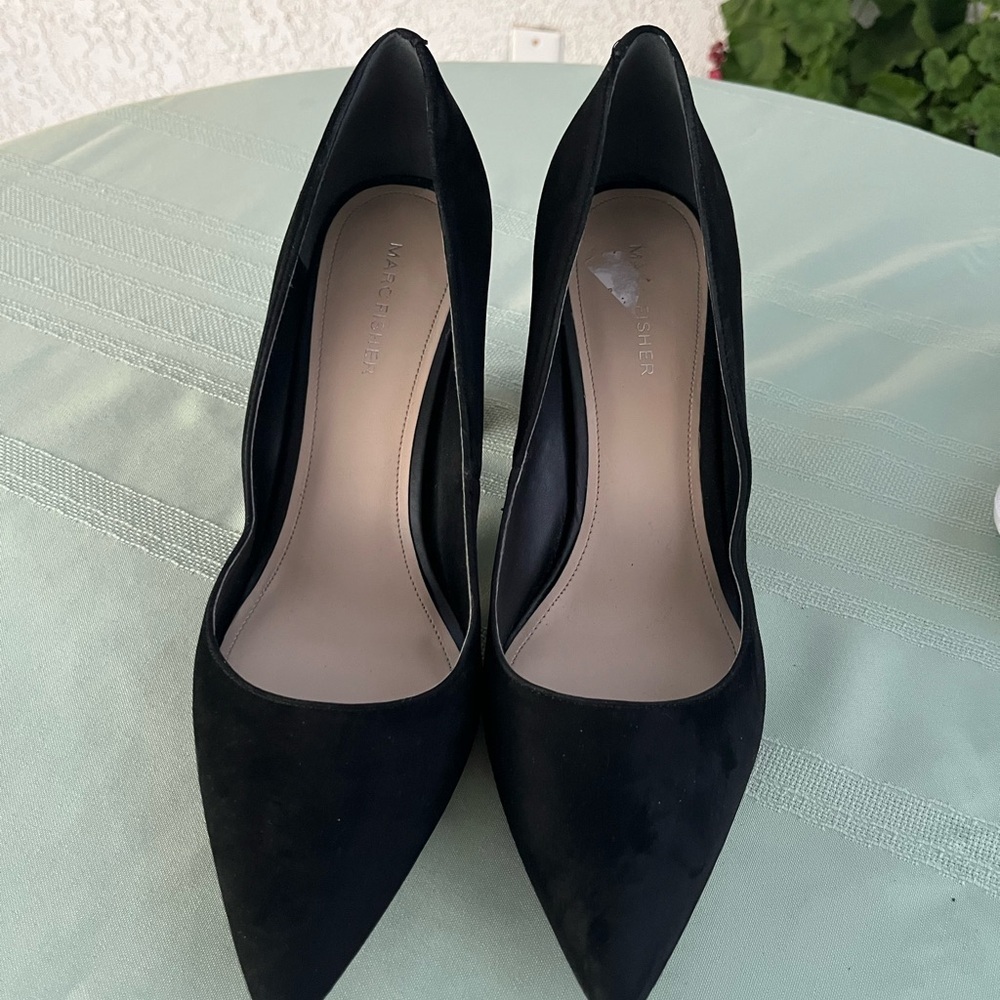 Marc Fisher Black Suede Pointed-Toe Pumps size 9.5
